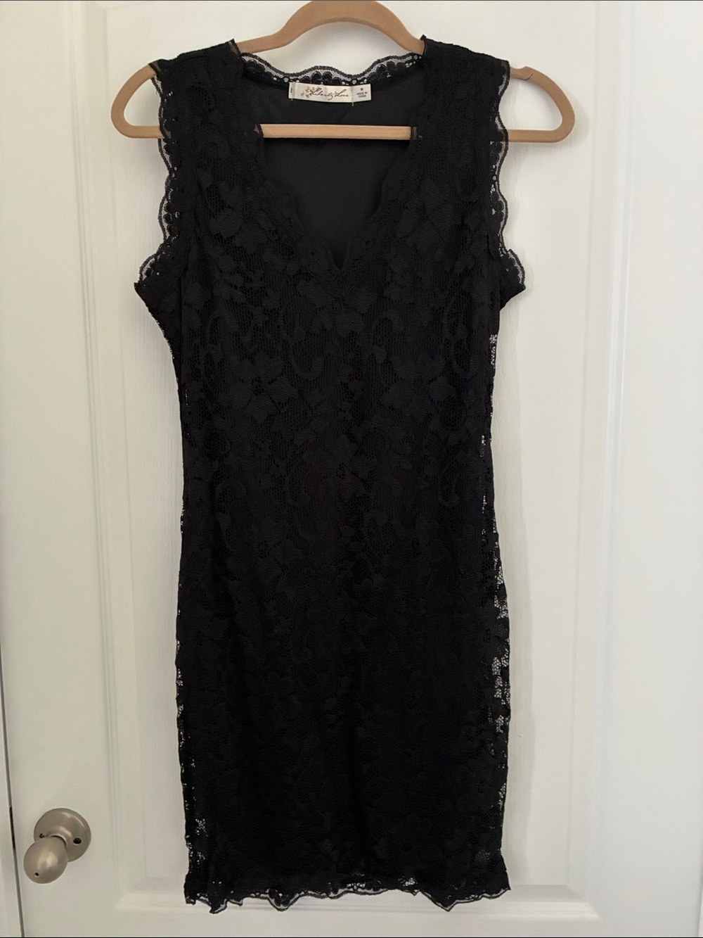 Liberty Love Black Lace V-Neck Midi Dress